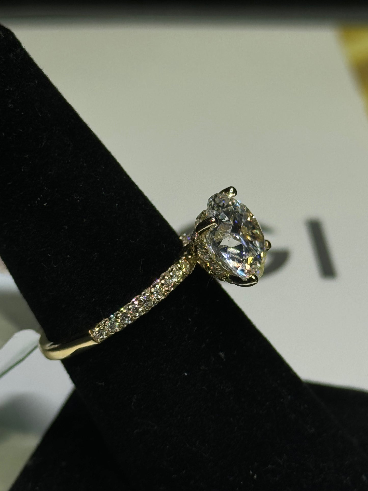 IGI Certified 4.2 Carat VS Round Solitaire Ring 14Kt